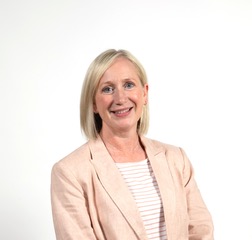Clare Gunn